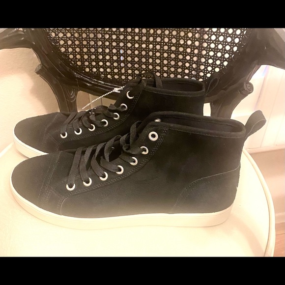 BRAND NEW KOOLABURRA HIGH TOPS by UGG - Picture 2 of 6